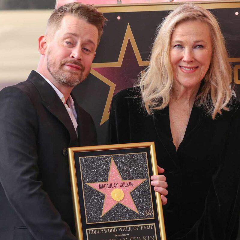 Macaulay Culkin y Catherine O'Hara