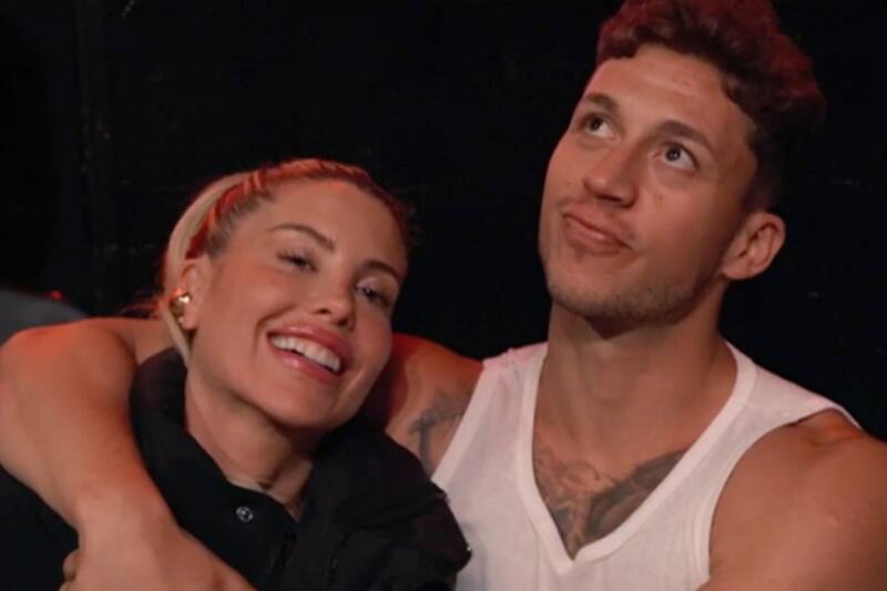 La modelo sale en defensa de su pareja.