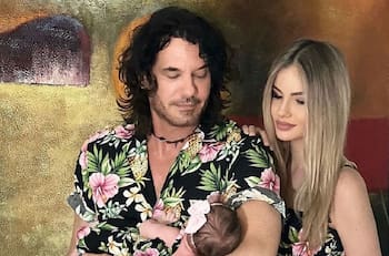 Mario Cimarro dedica tierno posteo navideño con Briana a su novia: "Ustedes me está haciendo un mejor hombre"