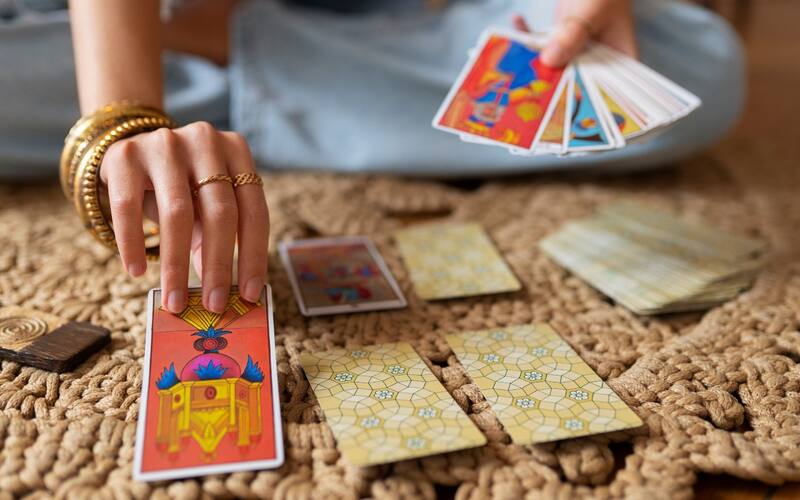 Lectura del Tarot para el sábado 7 de octubre de 2023 | Foto: Freepik
