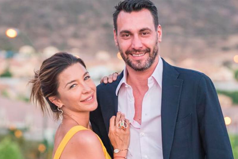 La expareja está siendo acusada de una millonaria deuda.