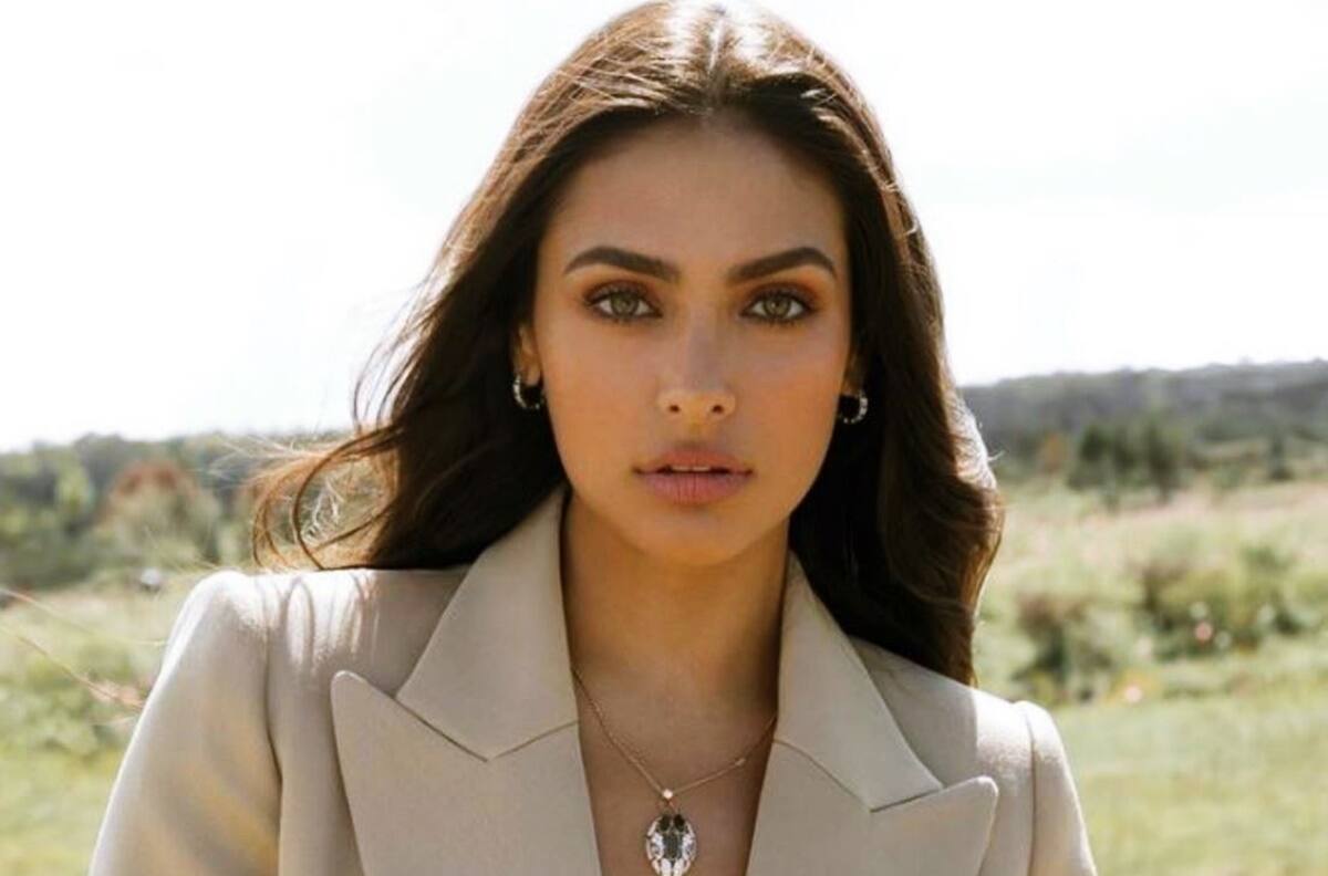 Renata Notni lució radiante en su debut en la Semana de la Moda de París