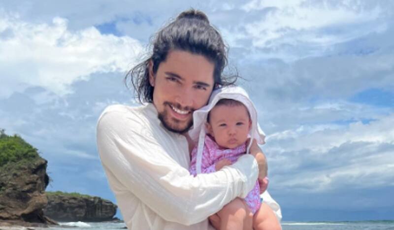 Alex Fernández El hijo de "El Potrillo" enterneció con el video de su pequeña hija esforzándose por comunicarse. - Créditos: Capturas de pantalla