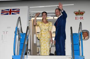 Kate Middleton se despidió de la gira real con sofisticado vestido amarillo inspirado en la década del 80
