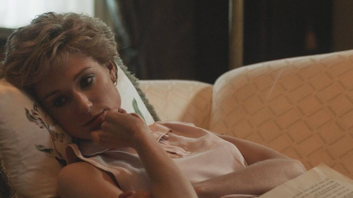 Roban las joyas de la reina: un equivalente a 200 mil dólares del set de "The Crown"