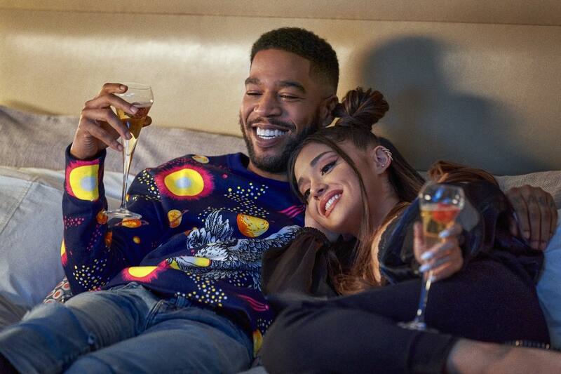 Ariana Grande En una escena de "Don't Look Up" junto a Kid Cudi - Créditos: Cortesía Netflix