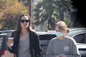 Angelina Jolie captada de compras en el supermercado con su hija menor, Vivienne Jolie-Pitt