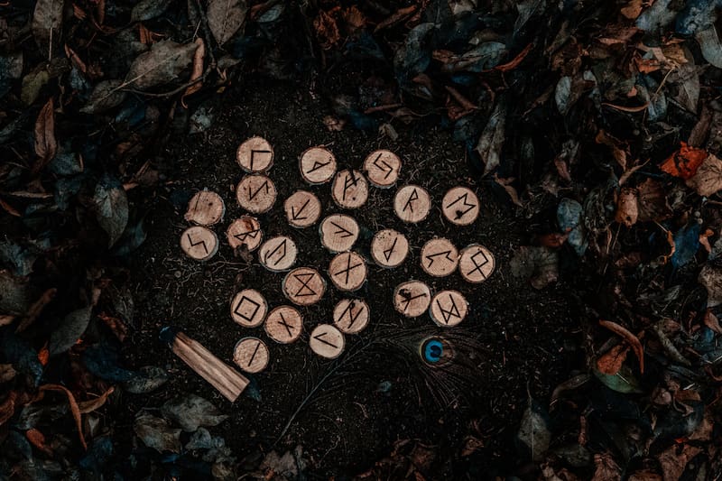 Elige una Runa Nórdica y recibe un consejo para la semana del 17 al 23 de julio.