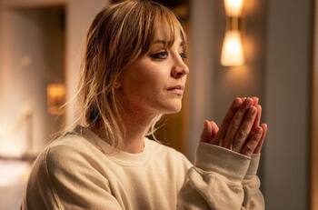 Kaley Cuoco superó el momento más oscuro de su vida gracias a una intervención