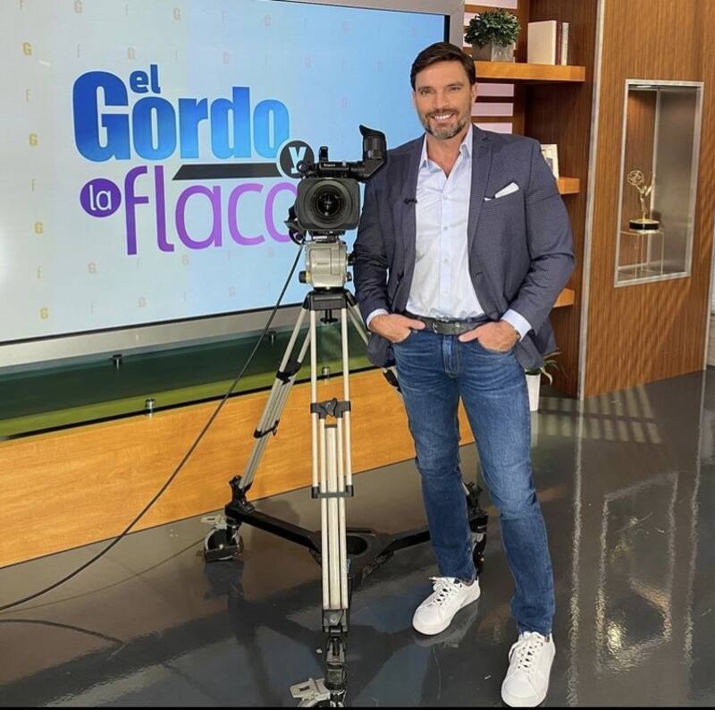 Julián Gil Estará durante dos semanas en el espacio de Univision - Créditos: Instagram @juliangil