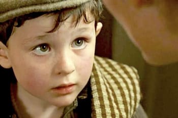 "Titanic": cuánto sigue cobrando el niño de “Titanic” a 25 años del estreno de la cinta