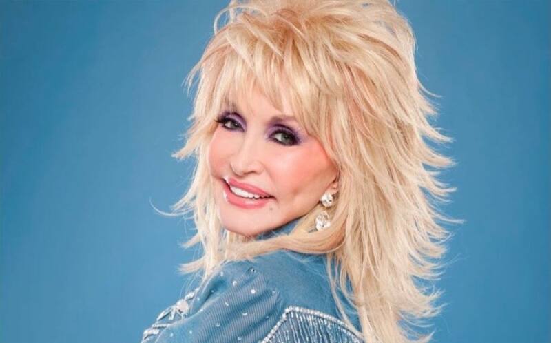 Dolly Parton La cantante de música country recreó su icónica portada de Playboy - Créditos: Instagram @dollyparton