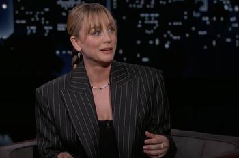 "The Flight Attendant": Kaley Cuoco habló de las tres bofetadas que le propinó Sharon Stone