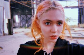 Grimes confirma el fin de su relación con Elon Musk