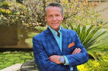 Laura Bozzo disfruta de sus días en la playa: Ahora Alfredo Adame es perseguido por las autoridades