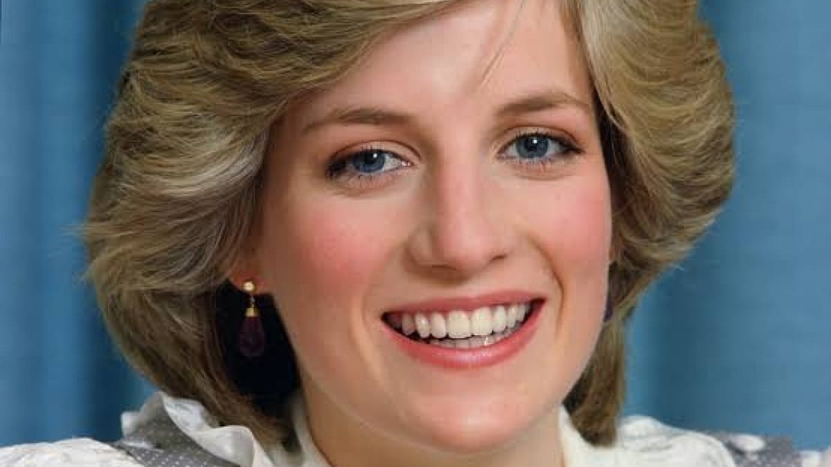 El pantalón estampado que utilizó la princesa Diana está de regreso