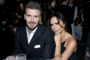 Victoria Beckham presume lo suyo y muestra lo más sexy de David Beckham al natural