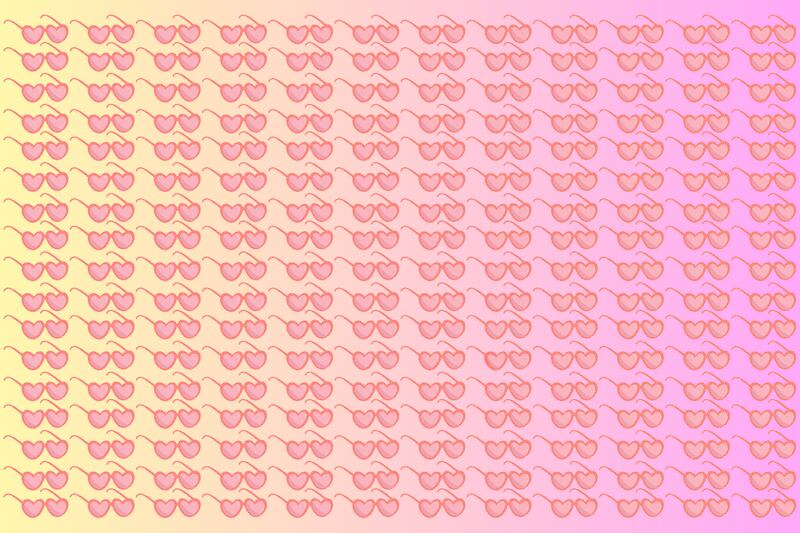 Muchos lentes con forma de corazón, y solo uno es diferente.