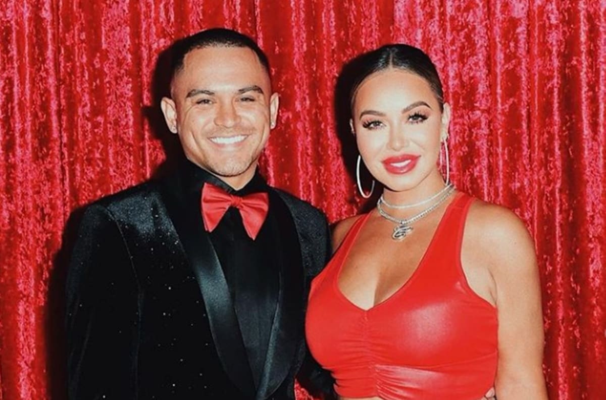 Chiquis Rivera se habría comprometido con su novio Emilio Sánchez