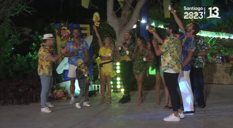 El equipo verde en la fiesta. Foto: Canal 13.