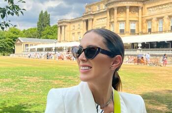 Jacky Bracamontes desde el Palacio de Buckingham comparte foto con la Familia Real