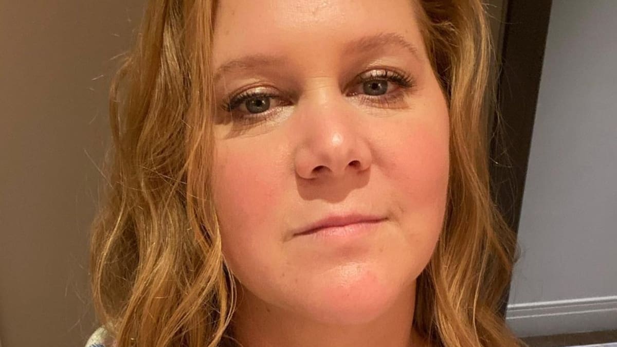 "Me siento fantástica": Amy Schumer revela que se sometió a una liposucción