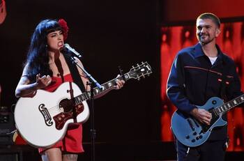 Mon Laferte y Juanes se presentarán este 6 de octubre en escenarios de Estados Unidos