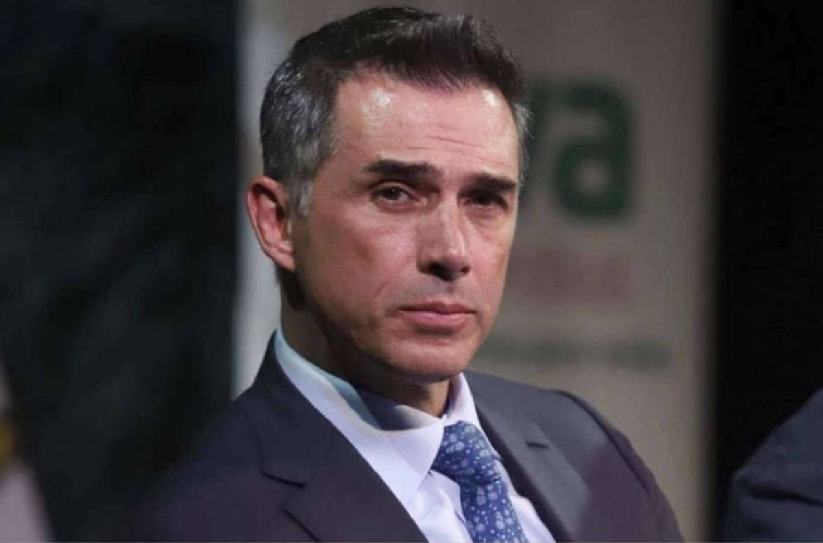 Sergio Mayer abandona el hospital con 50 por ciento de audición