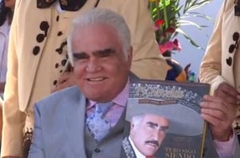 Vicente Fernández: Dependiente en forma continua de cuidados especializados de salud