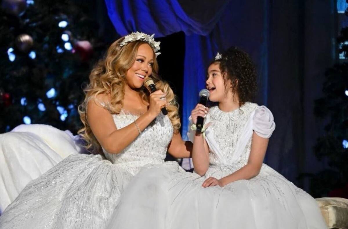 Hija de Mariah Carey sorprende con su voz al cantar a dueto con su madre en un especial navideño