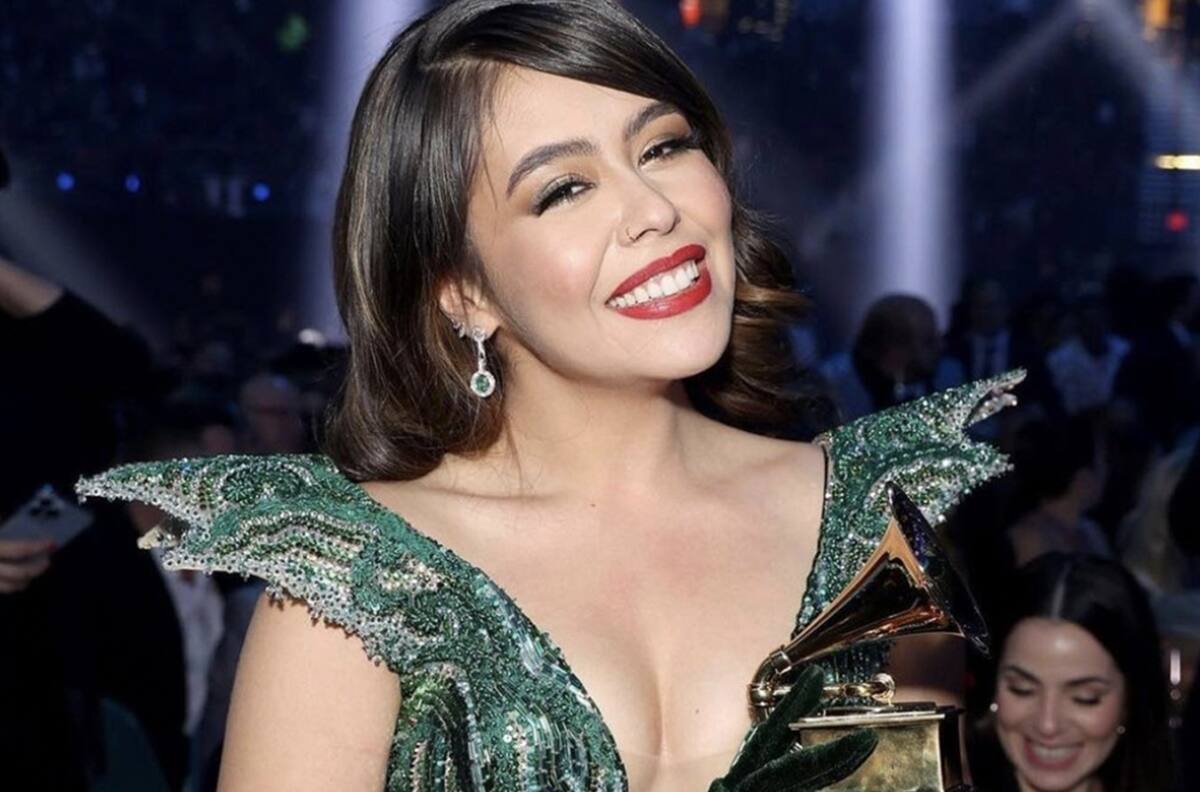 “Colombia esto es tuyo”: el sentido discurso de Juliana Velásquez tras recibir su primer Latin Grammy