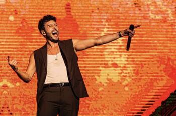 Sebastián Yatra muestra cómo fan se tatúa el nombre de una de sus canciones