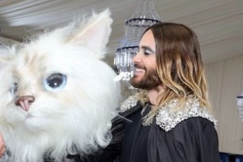 Jared Leto El actor se ha distinguido en la MET Gala por sus extravagantes atuendos - Créditos: Instagram: @jaredleto