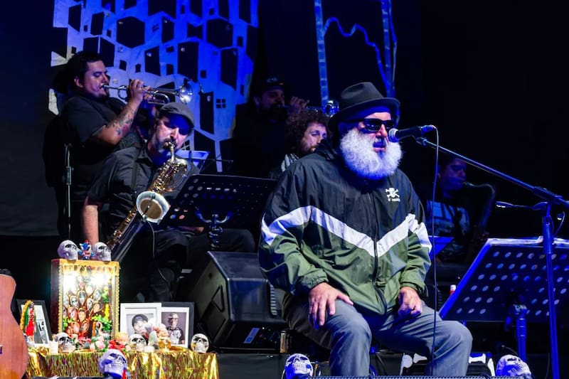 cierra el año en el Teatro Caupolicán tras una exitosa gira nacional