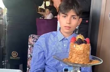 VIDEO: Niño se vuelve viral al mostrar su indiferencia en su celebración de cumpleaños