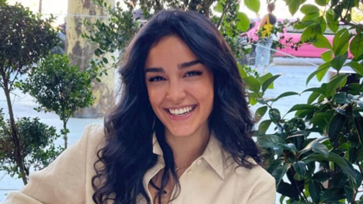 Ale Capetillo llegó sola pero quiere que reciban a su novio con matracas en México