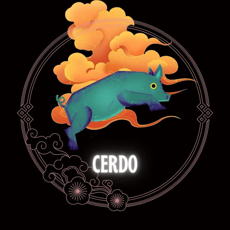 Caricatura de un cerdo sobre un fondo negro, con motivos decorativos orientales dorados con forma de nube y círculo, que enmarcan el signo. Abajo del dibujo aparece la palabra cerdo.