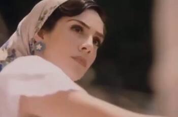 Sandra Echeverría utilizó más de 50 vestidos y joyería original de María Félix