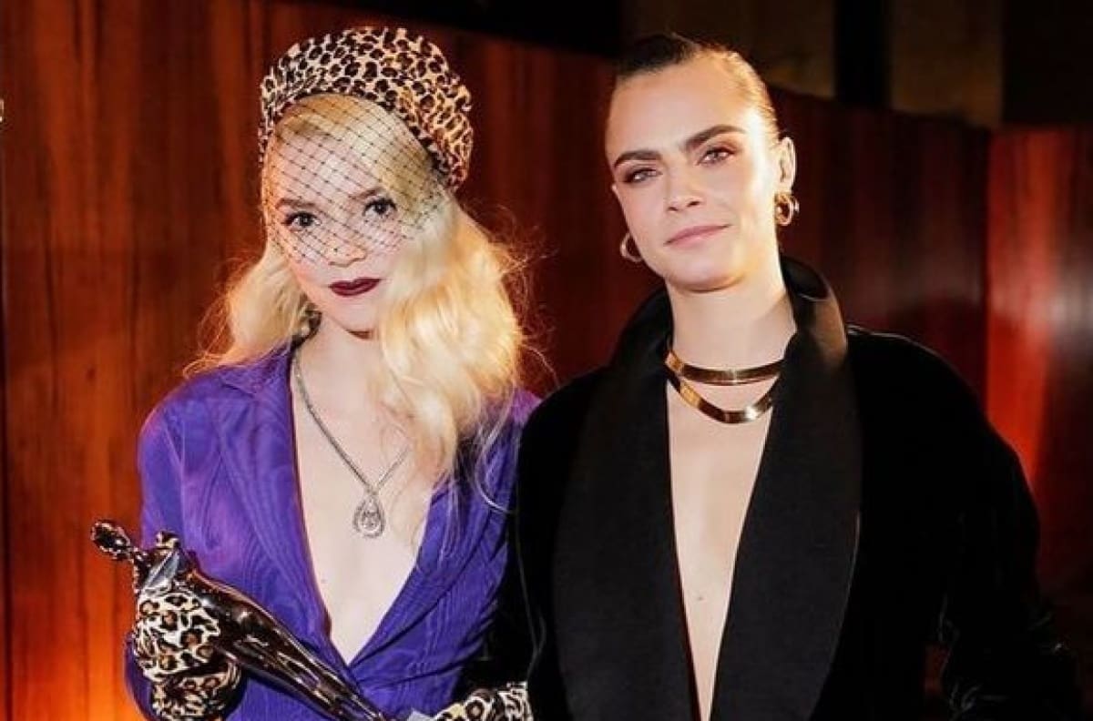 Cara Delevingne le ha pedido a Anya Taylor-Joy que se mude a Los Angeles para pasar más tiempo juntas