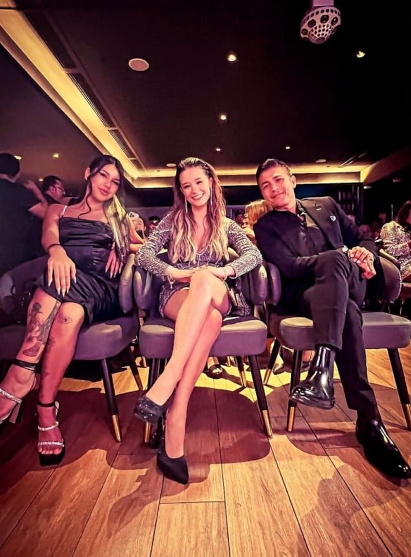 Scarlette Gálvez, Alessia Traverso y Américo en los Premios Super Like. Créditos: Instagram