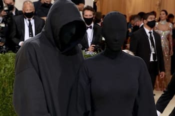 Kim Kardashian no desfiló con Kanye West en el MET Gala; revelan identidad del acompañante