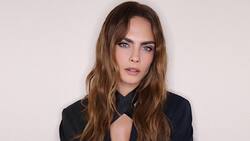 Cara Delevingne reapareció en público el Paris Fashion Week 2022 tras rumores sobre su salud