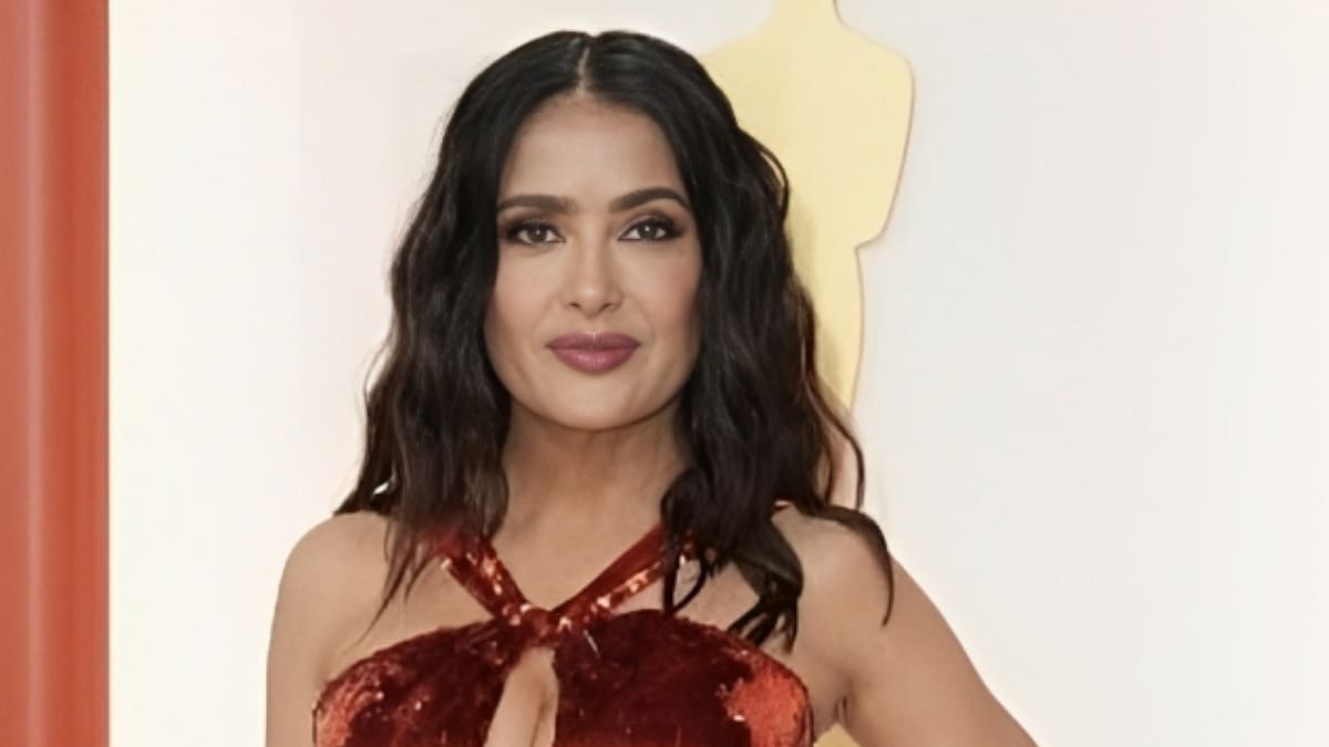 Salma Hayek comparte inéditas fotos de su noche en los Oscar junto a Pedro Pascal