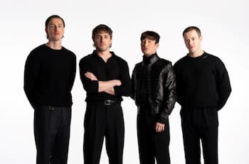 FOTOS | Oficializan el look de los actores que interpretarán a The Beatles: el parecido es increíble