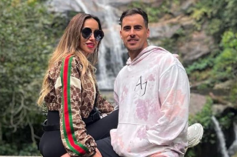 La expareja está enfrentada por una millonaria deuda.