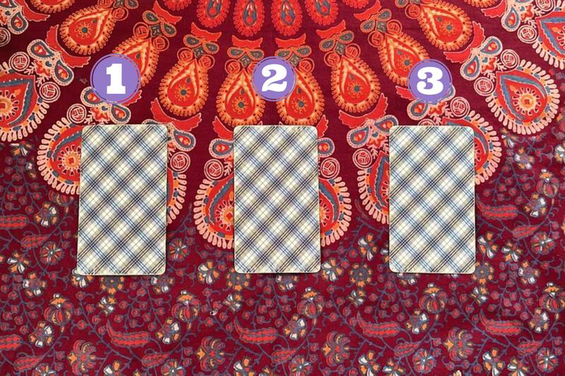 Escoge una de las cartas de la imagen y recibe un mensaje del Tarot para ti hoy.