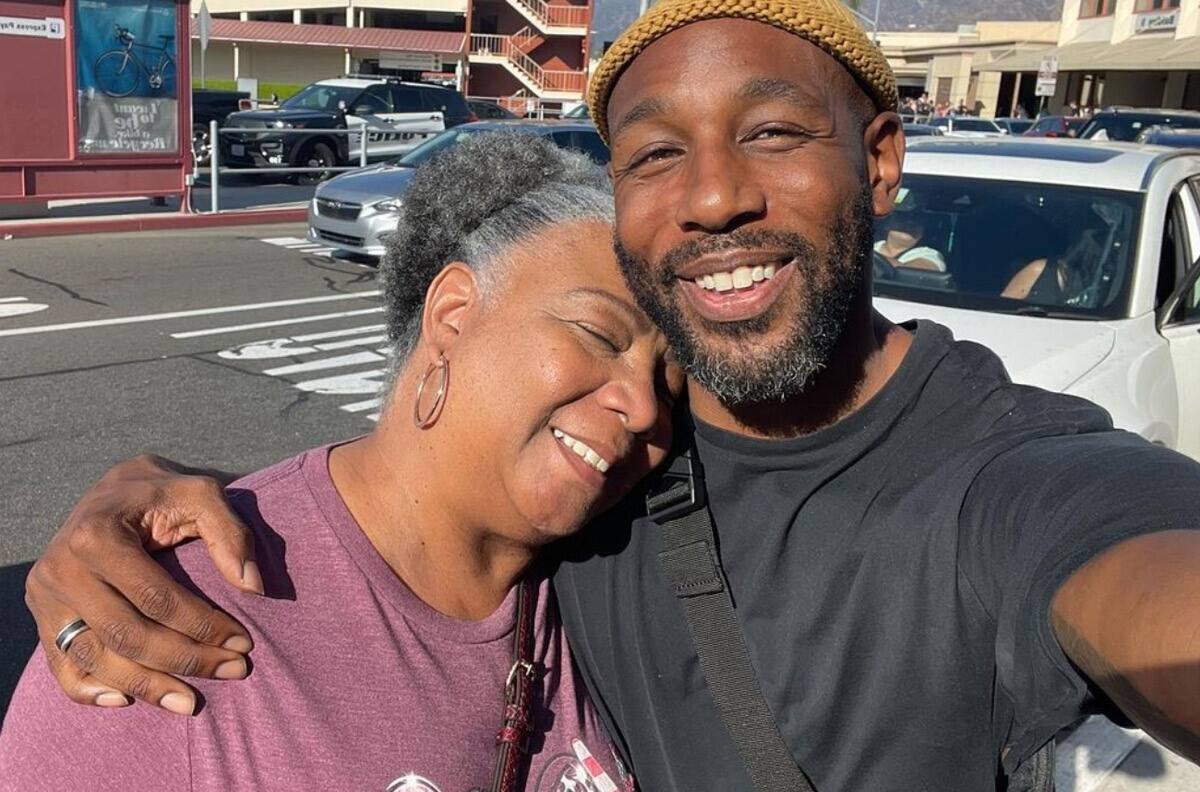 La madre de Stephen "tWitch" Boss rompe el silencio tras su inesperado suicidio