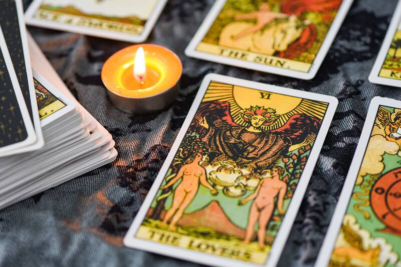 Consejos del Tarot Descubre aquí cuáles son los consejos del Tarot para este sábado. - Créditos: Poring Studio