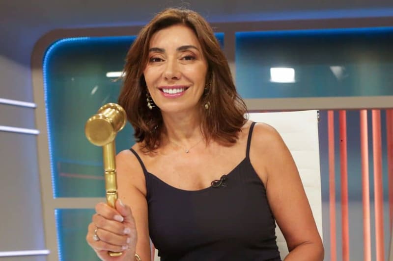 La abogada se despidió de TVN.