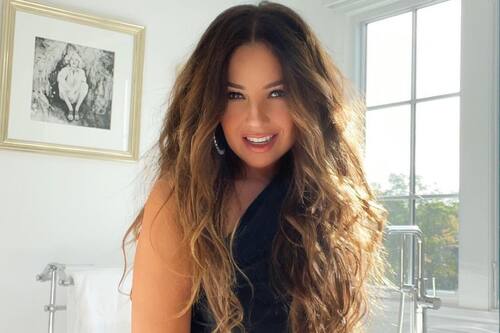 "Me están amarrando": Thalía se somete a tratamiento estético para quitarse grasa